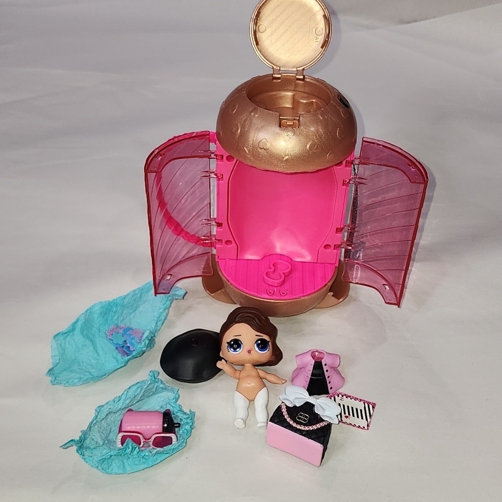 L.O.L. Surprise! Confetti Reveal with  Surprises Including Collectible Doll